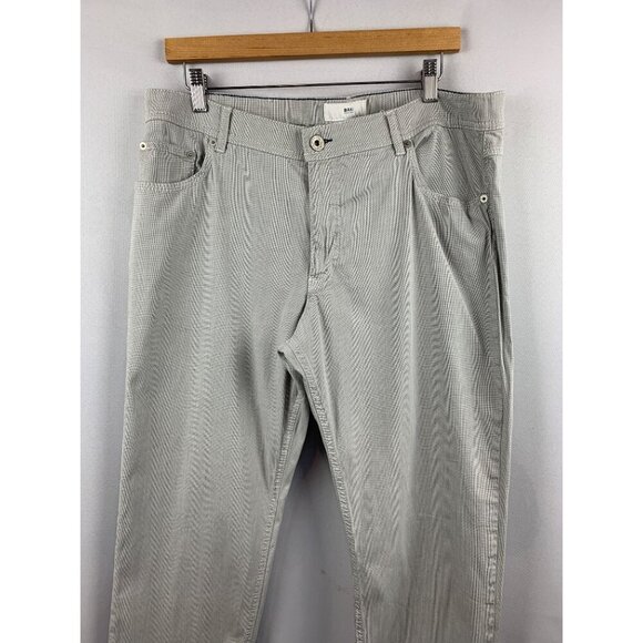 Brax Cooper Fancy Regular Fit Lightweight Textured Mens Pants In Soft Gray Fabri - Picture 3 of 7